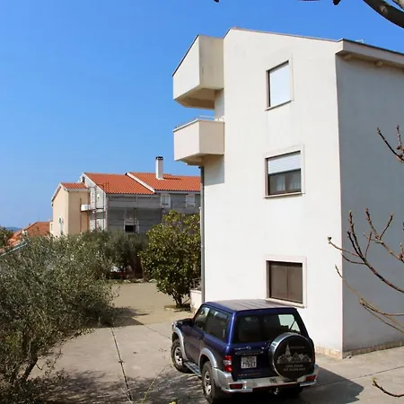 アパート Amado/lozic