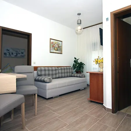Amado/lozic Apartment Zadar
