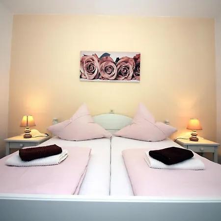 Amado/lozic アパート