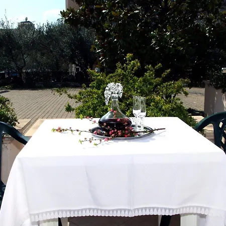 アパート Amado/lozic ザダル