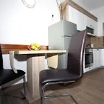 Amado/lozic Apartament *