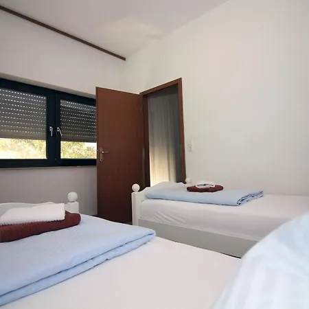 Amado/lozic Apartmán *