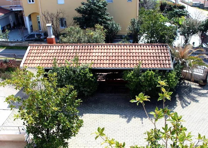 Amado/lozic شقة *